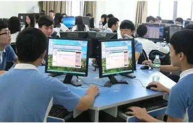 学电子商务专业多少钱