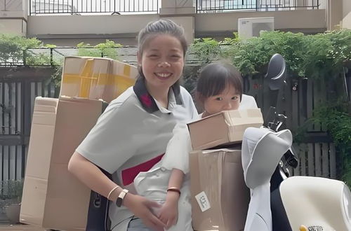 05后女生跑外卖养活3个弟弟妹妹