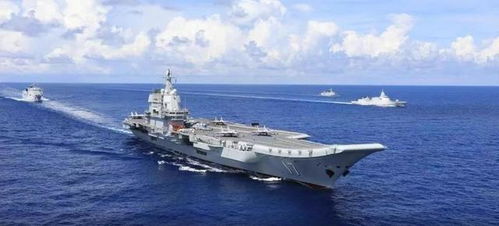 山东舰航母抵达香港，满载舰载机震撼亮相